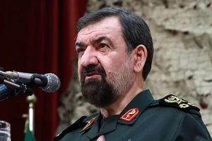 بازدید محسن رضایی از سایتهای موشکی + عکس