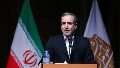 حضور متفاوت عراقچی در چایخانه حرم رضوی +فیلم