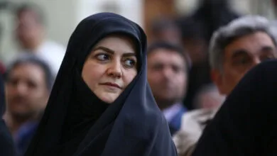 دختر پزشکیان در منزل جانباختگان حادثه کرمان