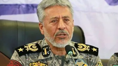 امیر دریادار سیاری : پوزه هر دشمنی را به خاک میمالیم