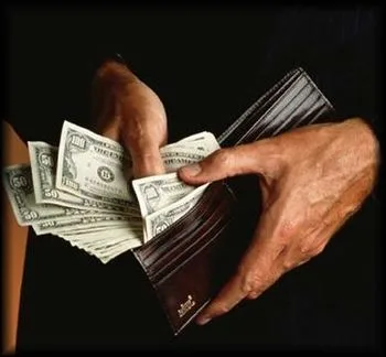 قیمت دلار در صرافی‌های بانکی، امروز ۴ تیر ۱۴۰۱ + جدول