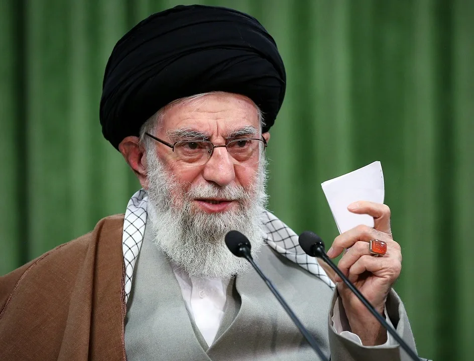 رهبر انقلاب: هم در زمینه‌ی ارزش پول ملی مشکل داریم، هم در زمینه‌ی تورم و گرانی