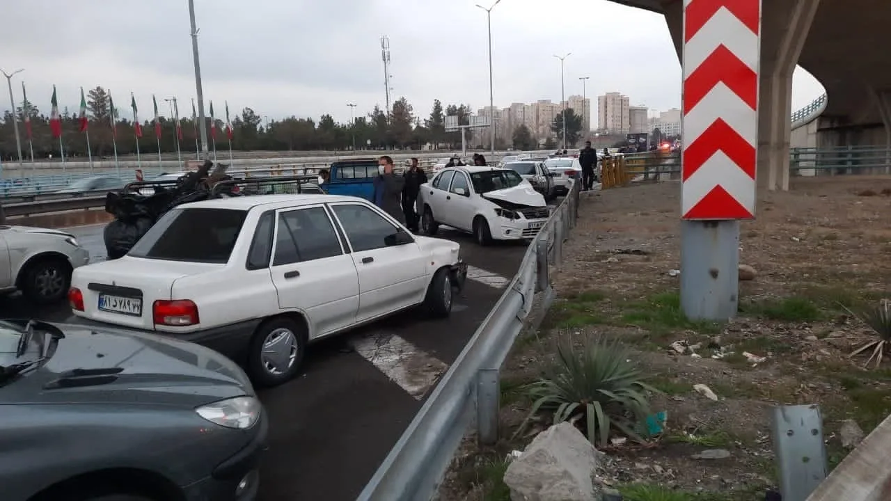 تصادف مرگبار و زنجیره‌ای در جاده سیرجان به کرمان