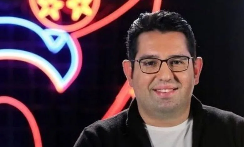 مجری شبکه ۳ باید عذرخواهی کند
