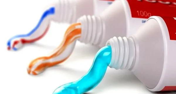 فواید شگفت انگیز خمیردندان