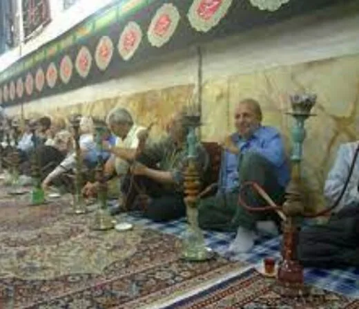شیوه جدید برای جذب عزاداران / مصرف قلیان درمجالس مذهبی +عکس