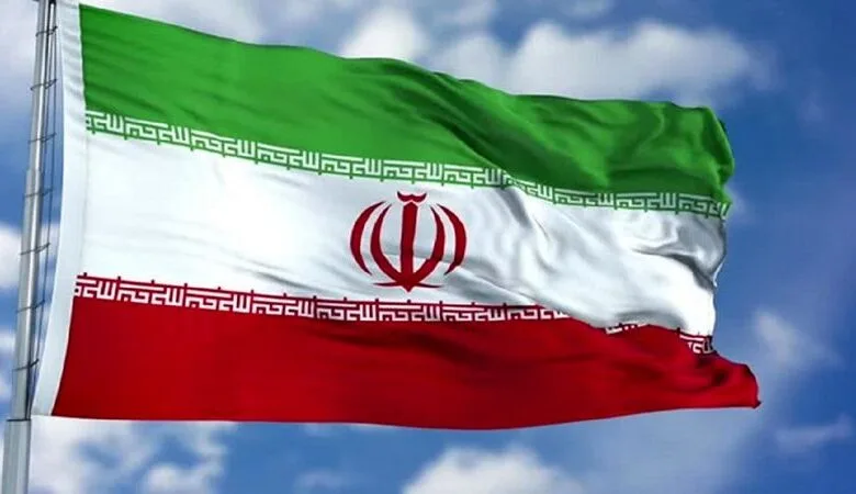 جعل پرچم ایران در تظاهرات بغداد +عکس