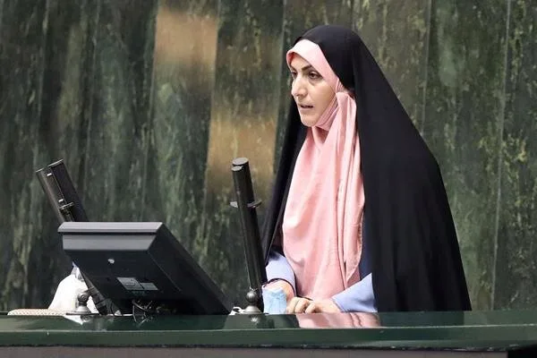نماینده مجلس: به دلیل برخوردهای ناشیانه نسل جوان از دین به شدت بیزار شده‌اند