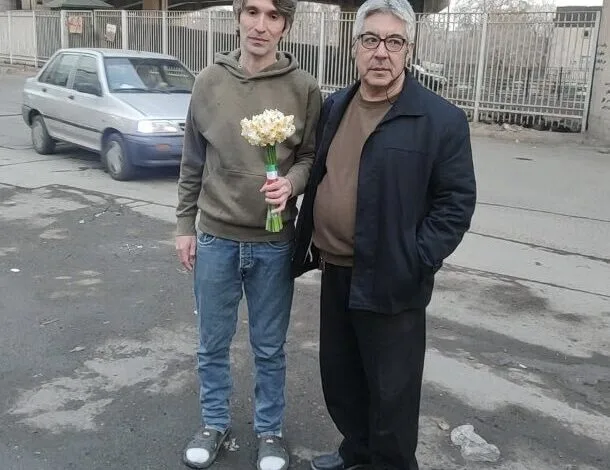 آرش صادقی از زندان اوین آزاد شد