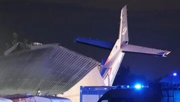 سقوط مرگبار هواپیما / عکس