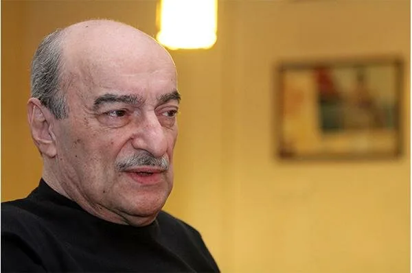 خسرو خسروشاهی، در بیمارستان بستری شد