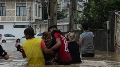 اقدام عجیب یک زن و شوهر داخل سیل