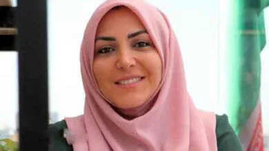 المیرا شریفی مقدم در کنار خواننده جوان / عکس