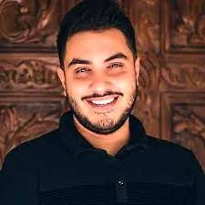 ویدئویی از اجرای برادر کوچک آرون افشار در کنسرت