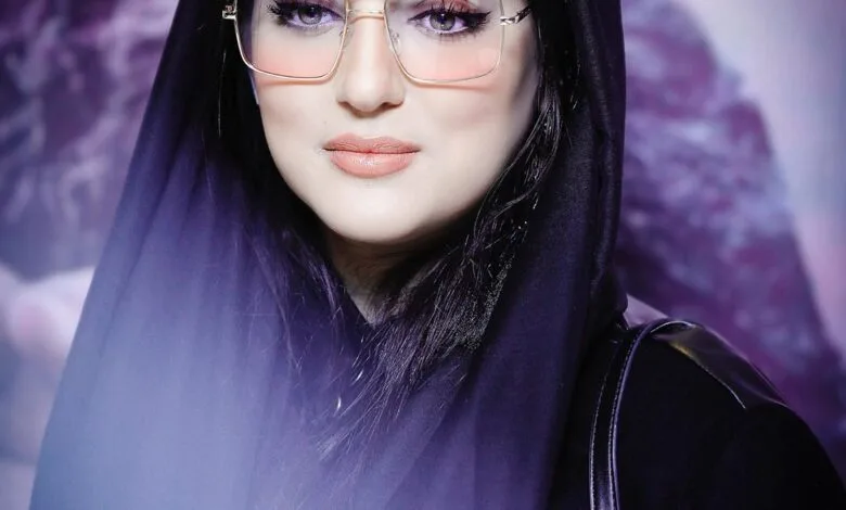 کیف عجیب و غریب بازیگر زن سینما در یک مراسم / عکس