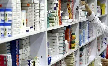 اشتباه یک داروخانه، این مرد را نابینا کرد!