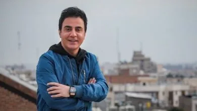 عمو پورنگ در کنار آقای سفیر، لباس ژاپنی پوشید