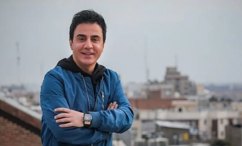 عمو پورنگ در کنار آقای سفیر، لباس ژاپنی پوشید