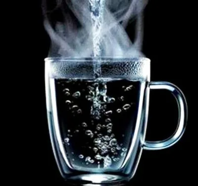 خواص شگفت انگیز خوردن آب داغ