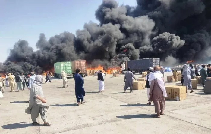 ۵ کامیون ایرانی در آتش سوزی مهیب گمرک هرات آسیب دیده است!