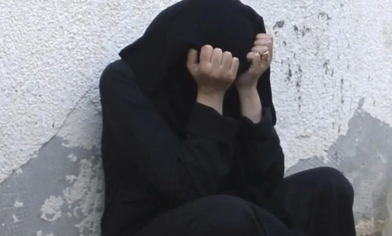 دام نامادری شیطان صفت برای دختر ۱۵ ساله در خانه فساد