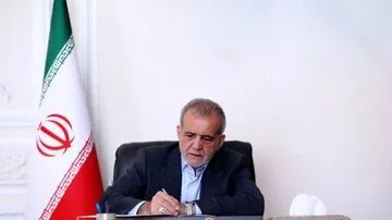 حضور رئیس جمهور در مدرسه دخترانه برای آغاز سال تحصیلی +عکس