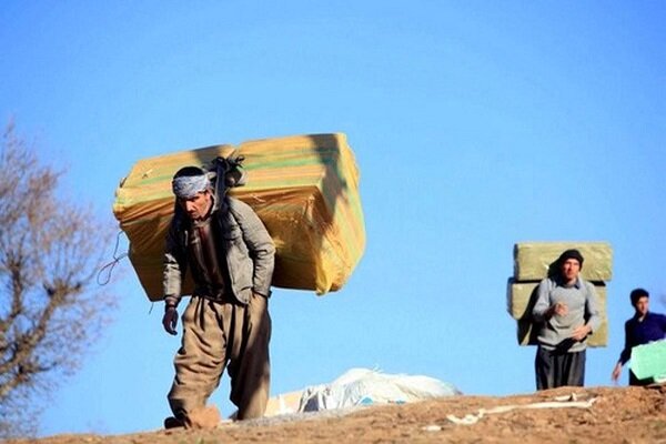 آگهی سوزناک و تکان دهنده یک کولبر روی دیوارهای تهران +عکس