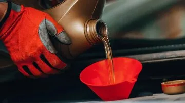 در خودرو چه روغن موتوری بریزیم؟