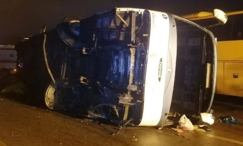 واژگونی اتوبوس در زاهدان؛ چند نفر مجروح شدند؟