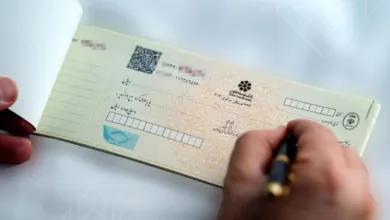 کشف ۹۰ عدد چک سفید امضا و ۳۵ کارت بانکی در مترو