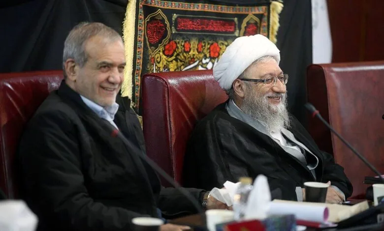 چهره غمگین سعید جلیلی در جلسه‌ای با حضور پزشکیان