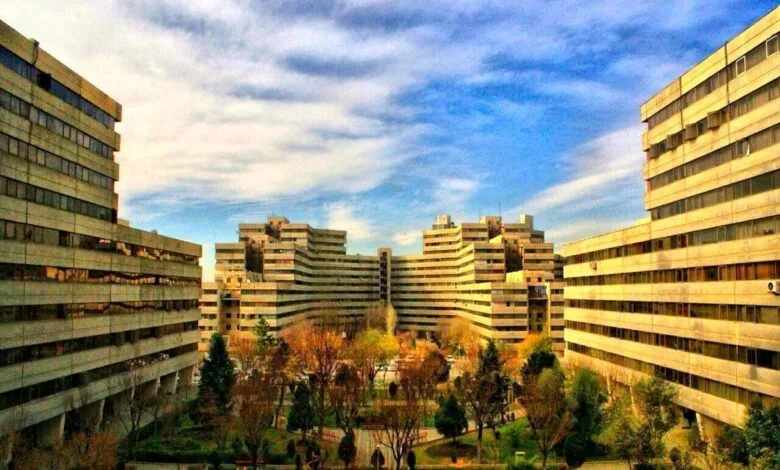 کدام بازیگران معروف در شهرک اکباتان زندگی می‌کنند؟