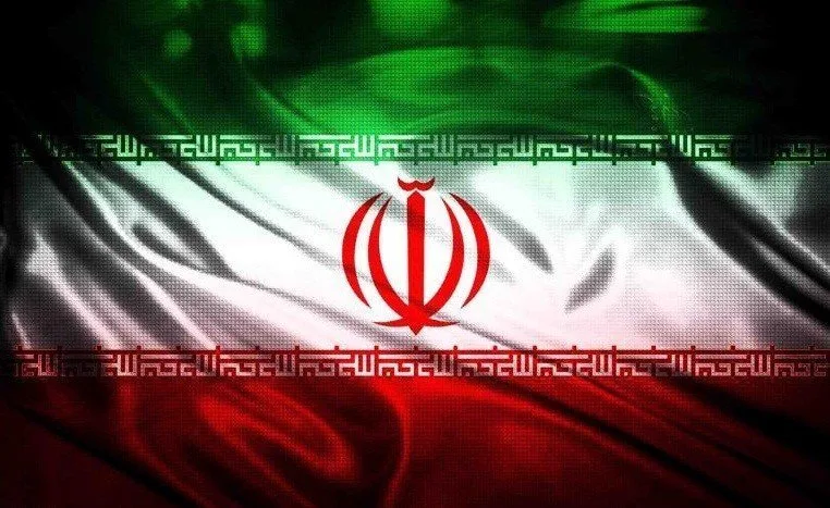 توهین و لگدمال کردن پرچم ایران توسط تروریست های تحریرشام