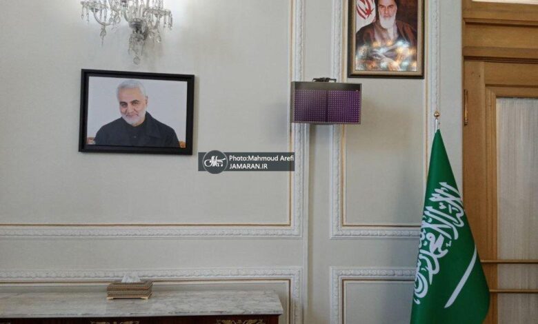 حذف عکس سردار سلیمانی از وزارت خارجه جنجال برانگیز شد +عکس