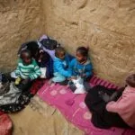 زندگی خانواده فلسطینی در یک گودال + عکس
