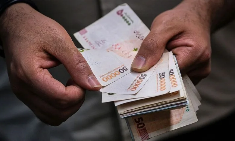 بلاتکلیفی دستمزد کارگران در آستانه سال نو/ تعیین حقوق ۱۴۰۴ به هفته آینده موکول شد