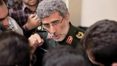 تصاویری از سردار قاآنی با لباس غیرنظامی در یک مراسم