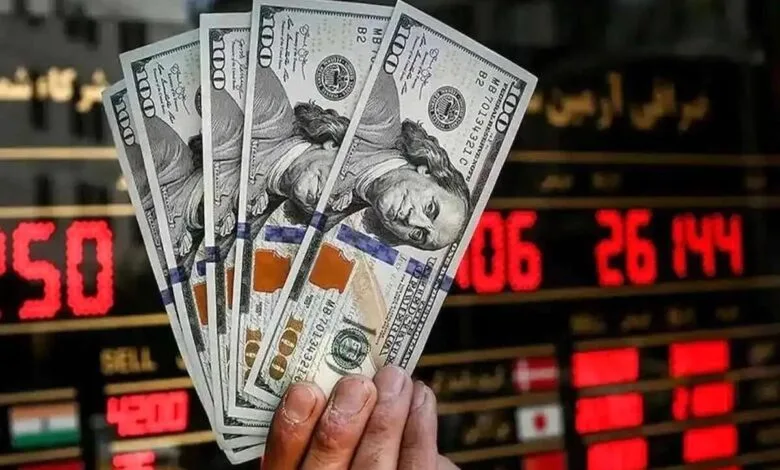 رسانه اصولگرا: بانک مرکزی مانع از پایین آمدن قیمت دلار شود