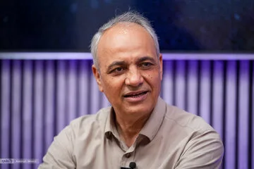 طعنه سنگین احمد زیدآبادی به فواد ایزدی