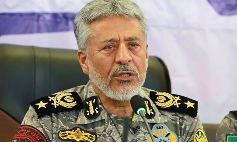امیر دریادار سیاری : پوزه هر دشمنی را به خاک می‌مالیم