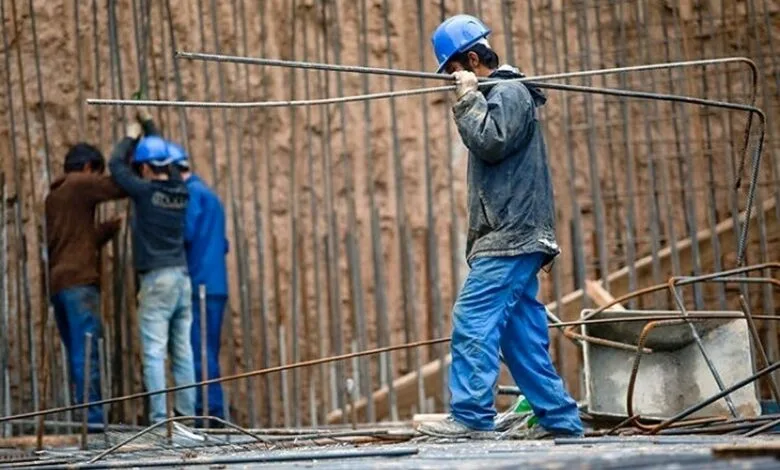 پرداخت مطالبات کارگران باید در اولویت باشد