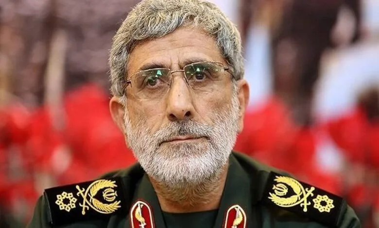 این تصویر از سردار قاآنی در مرقد امام خبر ساز شد