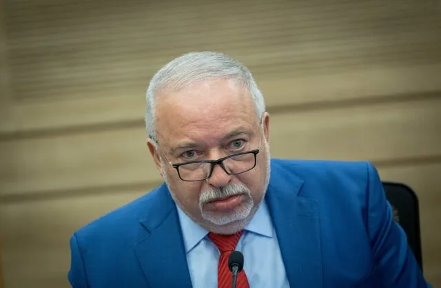 لیبرمن: جنگ با ایران تلخ تمام شد